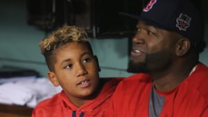 Hijo de David Ortiz practica en el Fenway Park