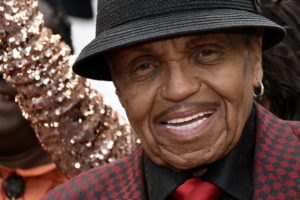 Padre de Michael Jackson, fallece a los 89 años