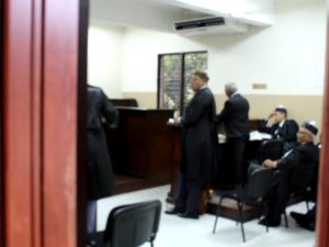 Imponen prisión preventiva a uno de dos abogados acusados de desalojo ilegal en Sánchez   