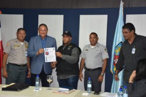 CAASD gradúa 101 empleados en nociones de seguridad perimetral y manejo de armas