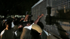 Video: abogados linchan a 17 hombres acusados de violar a una menor durante meses en India