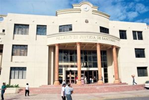 Fiscalía Santiago investiga agentes custodiaban vigilante que “se suicidó” en local PN