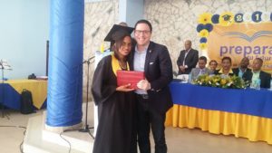 Diputado exhorta bachilleres a seguir estudiando porque son el futuro de RD