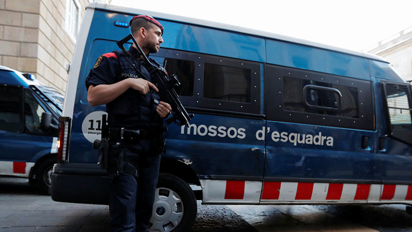 España: policía ultima hombre que irrumpió en una comisaría al grito de “Alá es grande"