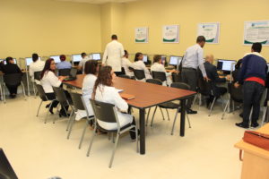 Capacitan personal de hospitales sobre manejo de expedientes clínicos
