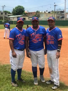 Los Gatos avanzan a final en Sóftbol Molichata 