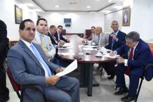 Comisión de Energía CD recibe explicaciones sobre estado del sistema eléctrico RD