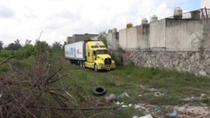Encuentran 273 cadáveres dentro de camión en México 