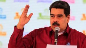 Nicolás Maduro: Señores golpistas no se equivoquen porque les pasaremos por encima. 