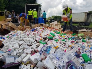 Aduanas incinera cerca de medio millón de medicamentos irregulares