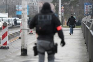 Francia: buscan autor del tiroteo en el mercado navideño de Estrasburgo