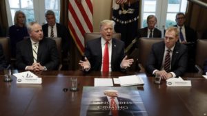 Trump se vale de DACA en negociación de fondos para el muro