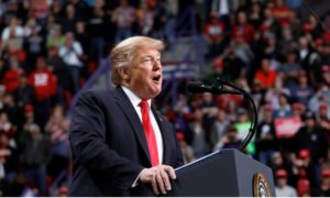 Donald Trump: “Estados Unidos ya manda a inmigrantes ilegales a ciudades santuario y me siento orgulloso de que esta idea trastornada sea mía”