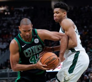 Al Horford anota 26 puntos en victoria de Celtics sobre Bucks en playoffs
