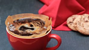 Un niño sufre una rara enfermedad y lo curan con dos tazas de café al día