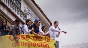 Guaidó dice que Maduro reabrió frontera con Colombia por “presión” ciudadana