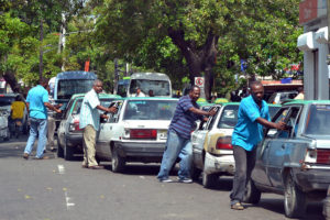 Margarita de los Santos
Madre de una de las jovenes que resulto quemada en una guagua de la zona franca de las Americas, durante una huerga general en el pais
Ciudad: Santo Domingo
Fotos:  Carmen Suárez/acento.com.do
Fecha: 24/05/2011