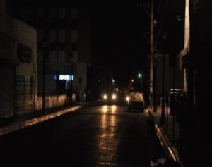 Apagones y delincuencia azotan moradores en Villa Juana
