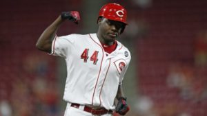 Dominicano Arístides Aquino sigue haciendo historia en Grandes Ligas 