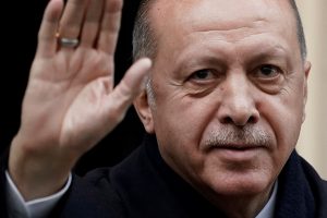 London (United Kingdom), 03/12/2019.- Turkish President Recep Tayyip Erdogan arrives at 10 Downing Street during the NATO Summit in London, Britain, 03 December 2019. NATO countries' heads of states and governments gather in London for a two-day meeting. (Reino Unido, Londres) EFE/EPA/WILL OLIVER