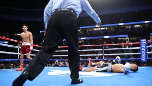 Ryan García luego de noquear a Francisco Fonseca, en el Honda Center (California, EE.UU.).