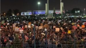Manifestación crece frente a la Junta Central Electoral; varias provincias se suman
