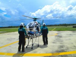 Santo Domingo, RD.- Las empresas Aero ambulancia y Helidosa, propiedad del candidato presidencial del PLD, Gonzalo Castillo, emitieron un comunicado indicando a sus empleados y relacionados que mantendrían el trabajo y la seguridad física de todos su colaboradores.
Gonzalo Castillo explicó que a pesar de que ha estado la mayor parte del tiempo involucrado en asuntos políticos ha instruido a su hijo Gonzalo Castillo para que ante la situación de emergencia que vive el país desarrolle una planificación para que a todos los empleados de todas las empresas del Grupo se les garantice su salud y su empleo.
“No escatimare recursos personales ni familiares para que se cumpla con total certidumbre la misión de garantizarles sus empleos. También tomaremos las medidas necesarias para garantizar su salud y la de sus familias”, externó Gonzalo Castillo. 
Finalmente, los exhortó a tener fe en el que el país superara el desafío que representa la pandemia del coronavirus Covid 19.
