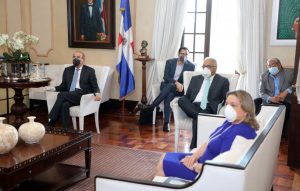 Presidente Medina se reúne con Comité Emergencia y Gestión Sanitaria para Combate COVID-19