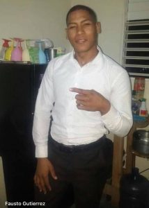 Mao, RD.- Un hombre le propinó una golpiza con un palo lleno de clavos a su pareja sentimental y al creerla muerta se quitó la vida de un disparo en la cabeza con un arma de fabricación casera, denominada Chagón, en un hecho ocurrió en el sector Los Cayucos en el municipio de Mao.