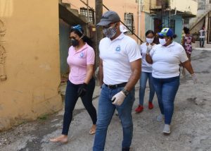 Asociación de Esposas de Oficiales de la ARD entregan de raciones alimenticias y juguetes