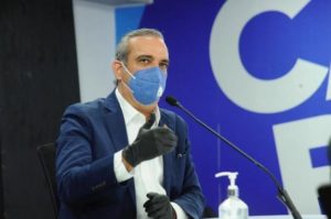 Luis Abinader garantiza estabilidad económica; anuncia plan de compras urgentes para el sector educativo 