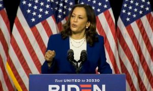 Kamala Harris suaviza su mensaje hacia los solicitantes de asilo tras su gira