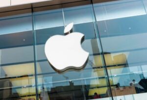 Apple trabaja en su propio motor de búsqueda para competir con Google