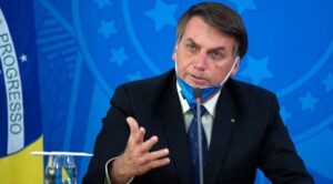 Bolsonaro vuelve a minimizar el riesgo de una segunda ola de COVID-19 en Brasil