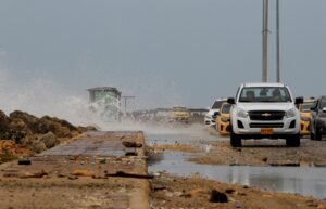 Fotografía de calles inundadas por el paso del huracán IOTA, en Cartagena (Colombia) EFE/ RICARDO MALDONADO ROZO