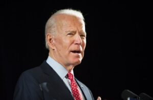 Biden, a inmigrantes atónitos por el caos político en EE.UU.: 