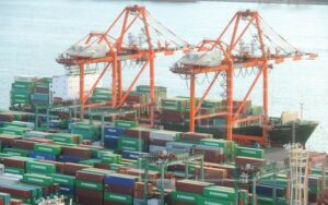 Japón anota en octubre un superávit comercial de 7,063 millones de euros