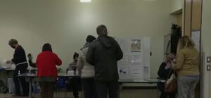 Registros electorales dan cuenta de votos de muertos en Nueva York