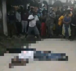 Asesinan a dos jóvenes en plena vía, uno era raso de la Policía