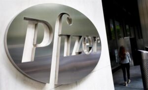 Pfizer recorta las dosis de la vacuna anticovid que espera fabricar en 2020