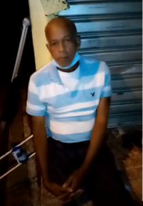 Hombre que perdió pierna en accidente pide ayuda de las autoridades para una prótesis