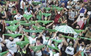 Argentina legaliza el aborto tras voto del Senado