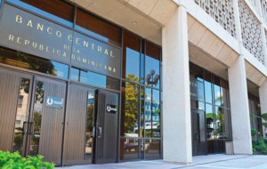Banco Central aclara aviso sobre billete falso de RD$2000 emitió en el 2013