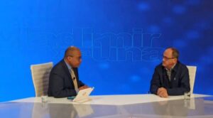 Felipe Mujica: Salir a votar de manera masiva puede cambiar las cosas