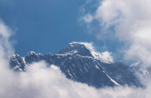 El Everest pega el estirón