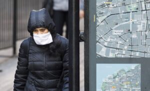 Los CDC cambian de postura y piden a EE.UU. llevar mascarilla todo el tiempo