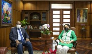 Procuradora general sostiene una reunión de trabajo con el ministro de Energía y Minas