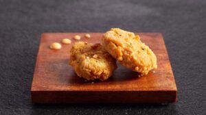 Autorizan por primera vez la venta de carne de pollo criada de modo artificial para 