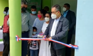 DGDC entrega viviendas reparadas a familias pobres de SFM