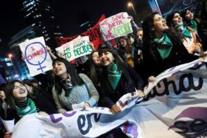 Mujeres se manifiestan en favor del aborto 